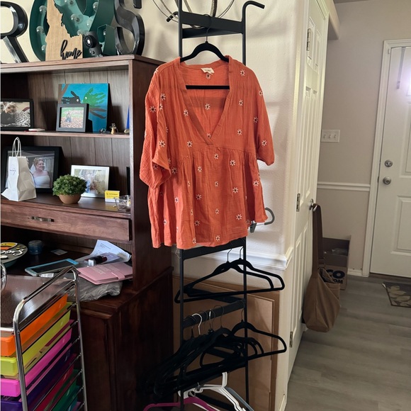 BiBi Tops - NWOT